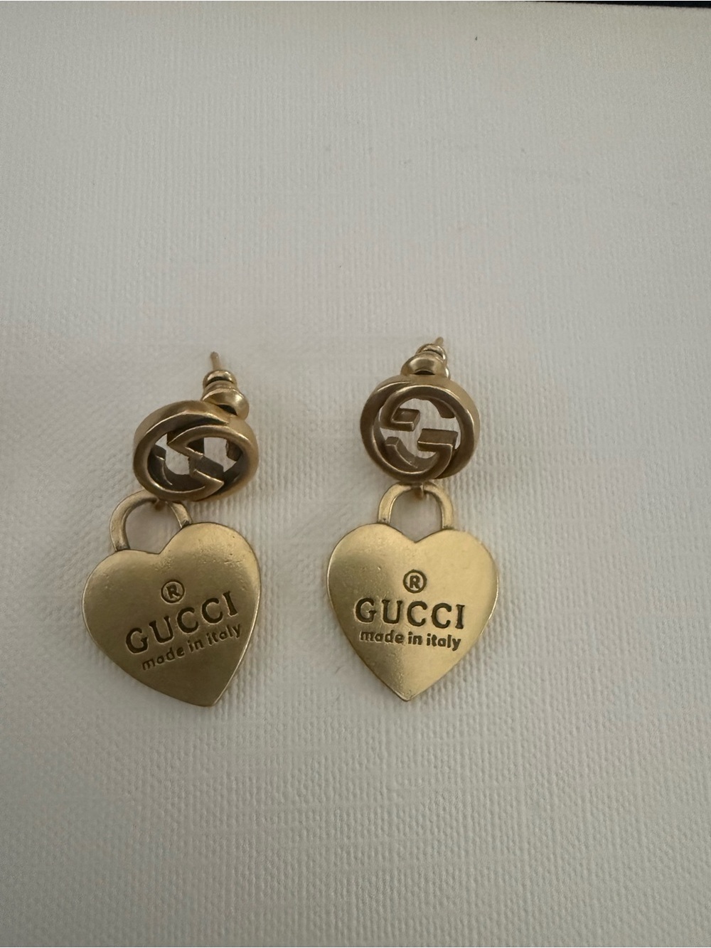 PRELOVED Gucci heart shaped earrings comes with gift bag excellent condition